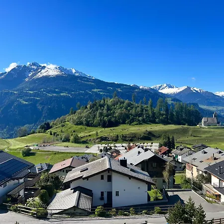 Neu-renovierte - Nov 24 - 2,5 Zi Mit Traum-aussicht Διαμέρισμα